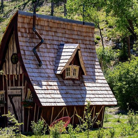 Camping La Ferme de Castellane Exterior foto
