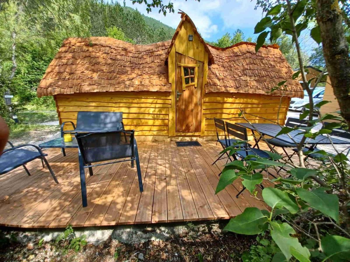 Camping La Ferme de Castellane Exterior foto
