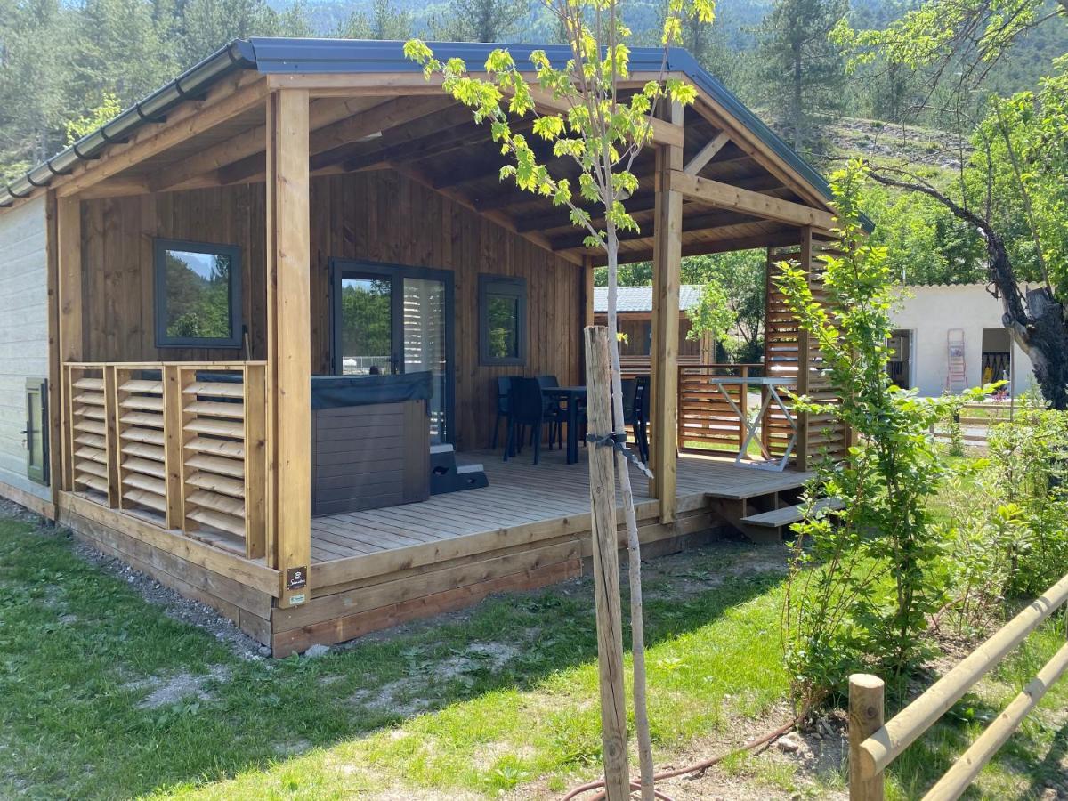 Camping La Ferme de Castellane Exterior foto