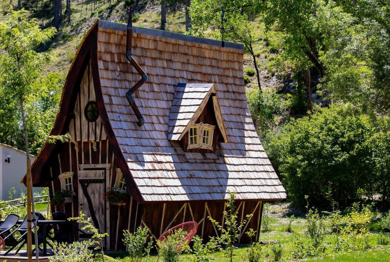 Camping La Ferme de Castellane Exterior foto