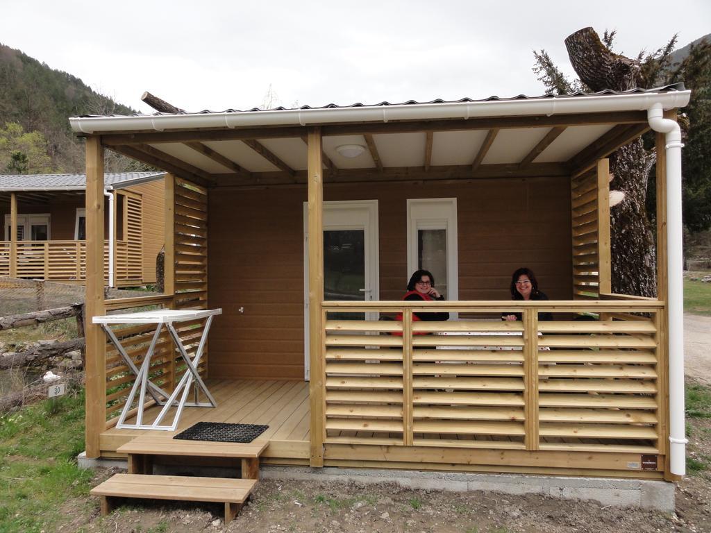 Camping La Ferme de Castellane Exterior foto
