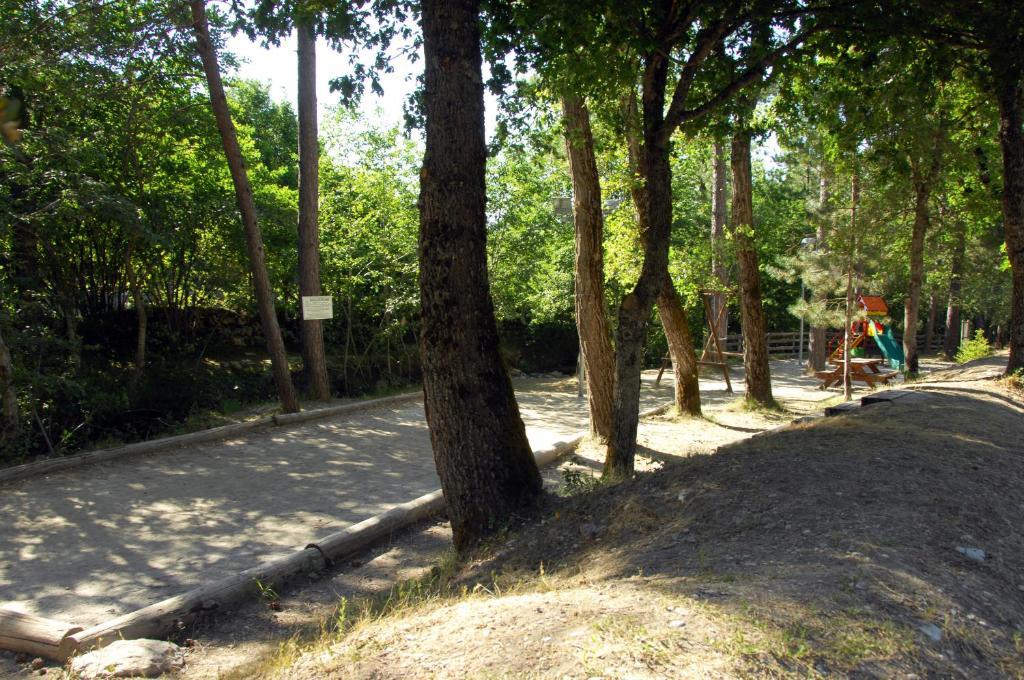 Camping La Ferme de Castellane Exterior foto