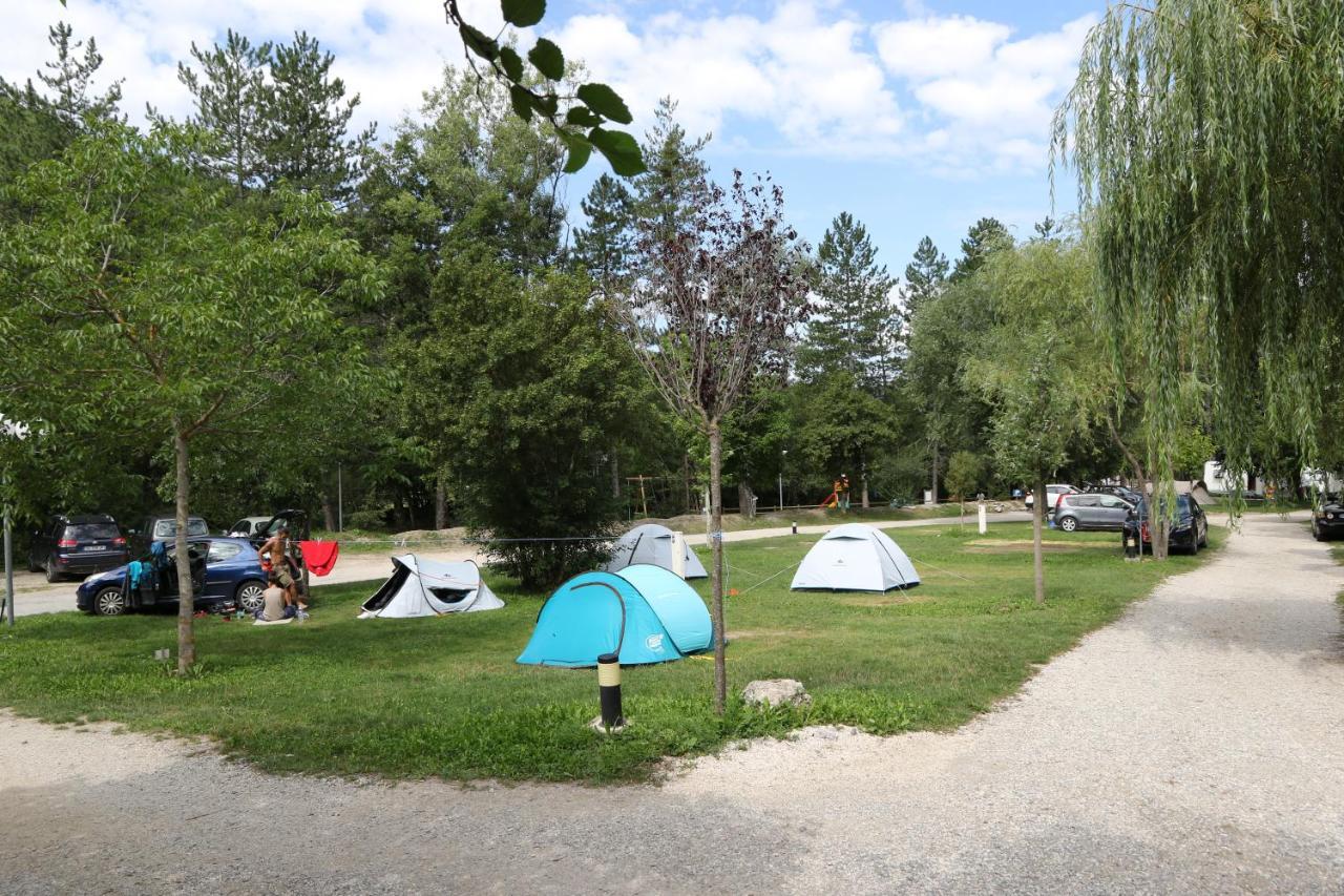 Camping La Ferme de Castellane Exterior foto
