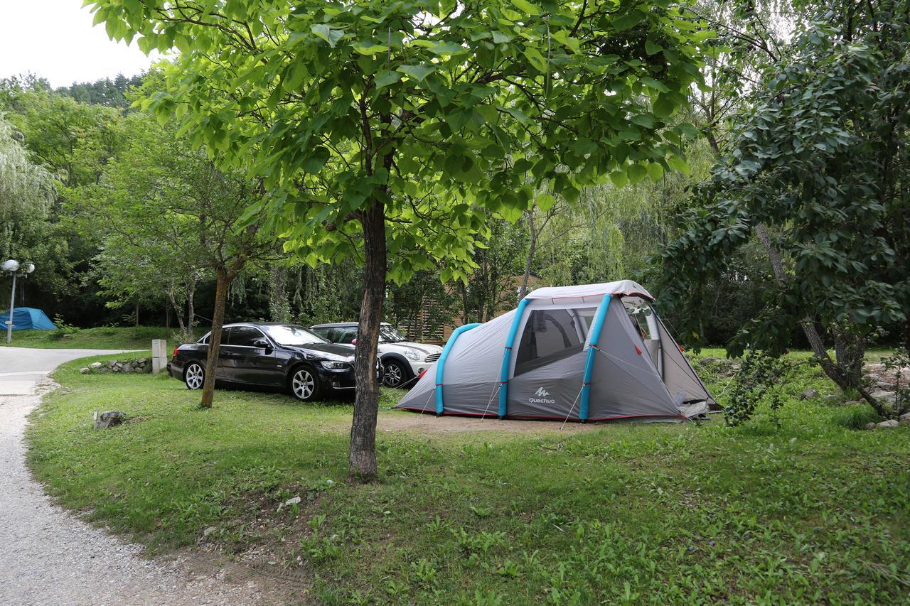 Camping La Ferme de Castellane Exterior foto