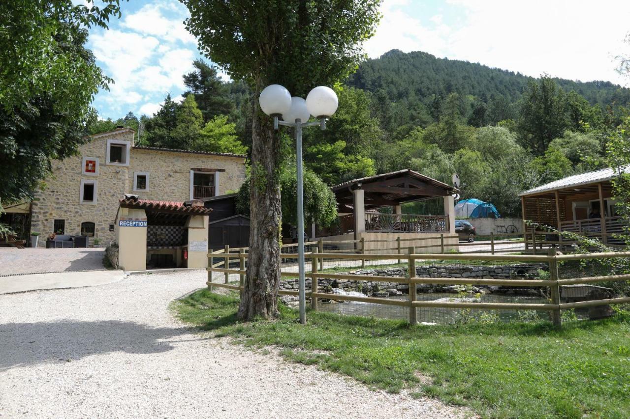 Camping La Ferme de Castellane Exterior foto
